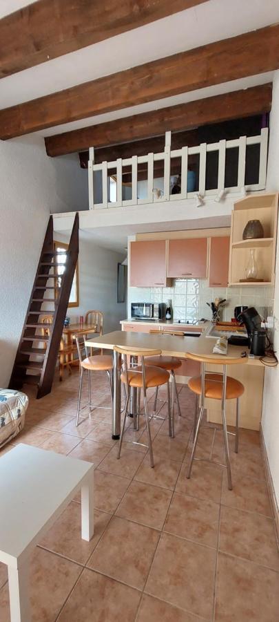 Agreable Petite Maison 2 Chambres, De 48m2 Sans Vis-a-vis Et Parking Privatif *