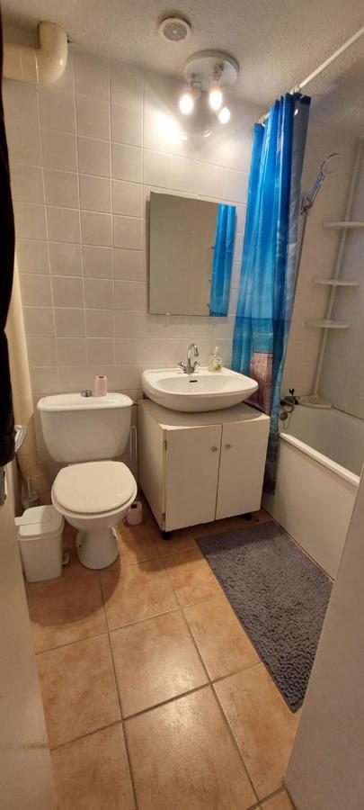 Agreable Petite Maison 2 Chambres, De 48m2 Sans Vis-a-vis Et Parking Privatif